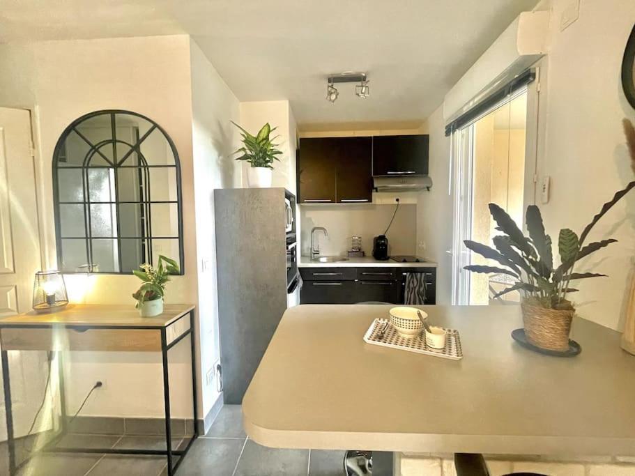 Apartamento Grand Avec Coin Nuit, Proche Et Montagnes Roquebrune-sur-Argens